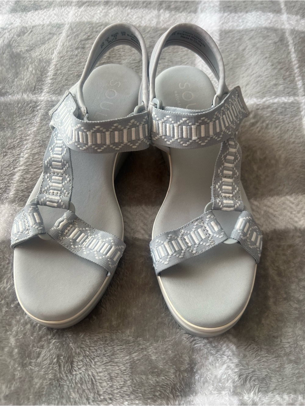 Naturalizer Souls- Women's Light Gray Strappy Sandal - size 9M
